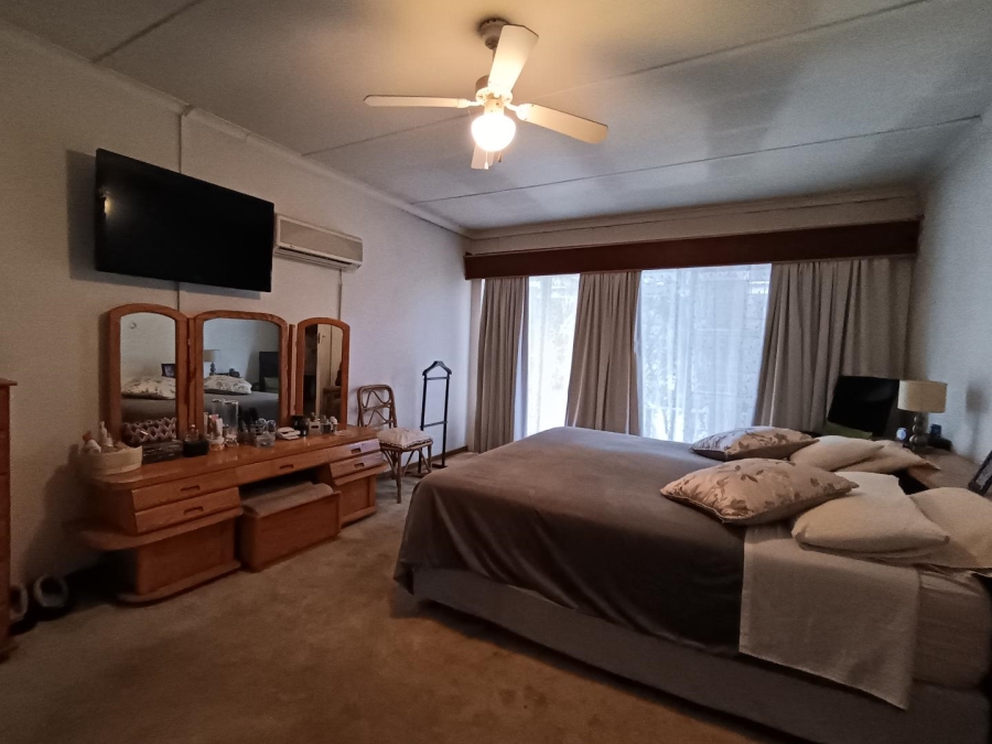 6 Bedroom Property for Sale in Heuwelsig Free State